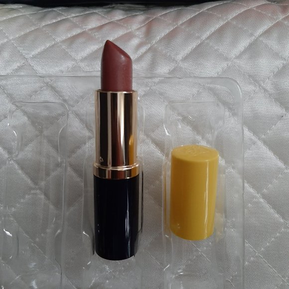 Estee Lauder Make up Bundle in Dual Cosmetic Bag - Picture 4 of 11